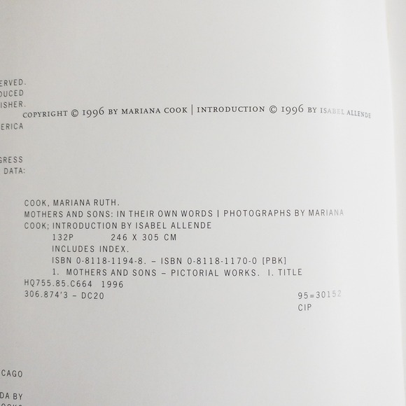 Vintage 1996 Mothers and Sons Mariana Cook Isabel Allende Photography Hardcover - Picture 5 of 7